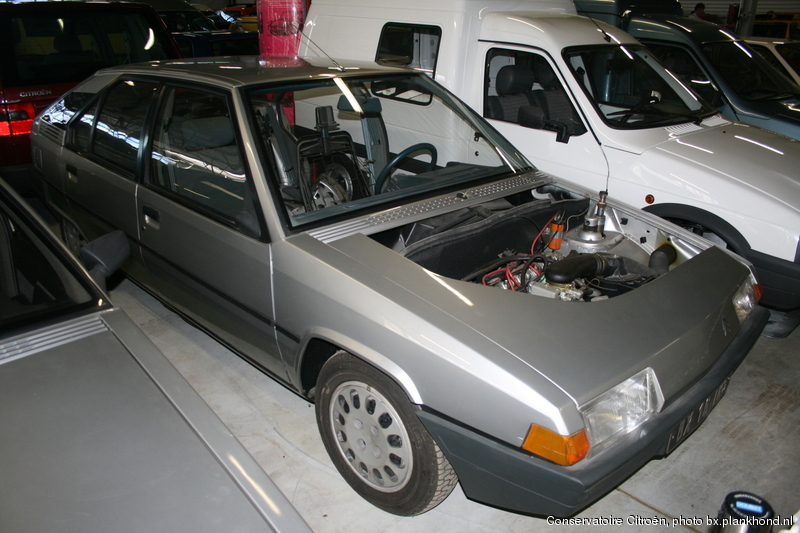 Tijdens de introductie van de BX voor de concessionaires werd een opengewerkte BX 16 TRS getoond. Deze auto staat tegenwoordig in het Conservatoire Citroën