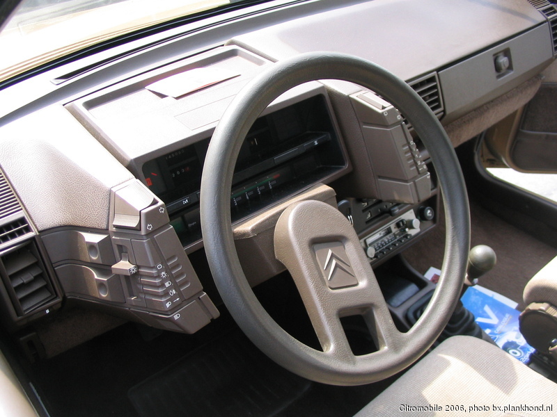BX 16 TRS 1983, Beige Sloughi, interieur Beige Daim